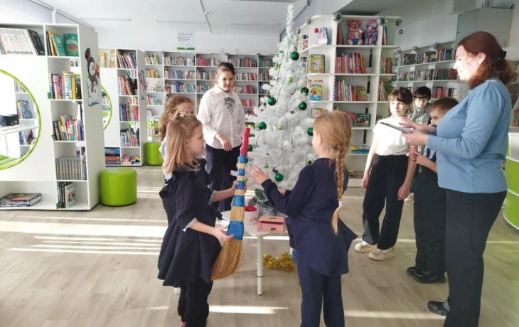 Новогодняя программа «Новый год к нам мчится!» Новогодняя программа «Новый год к нам мчится!»