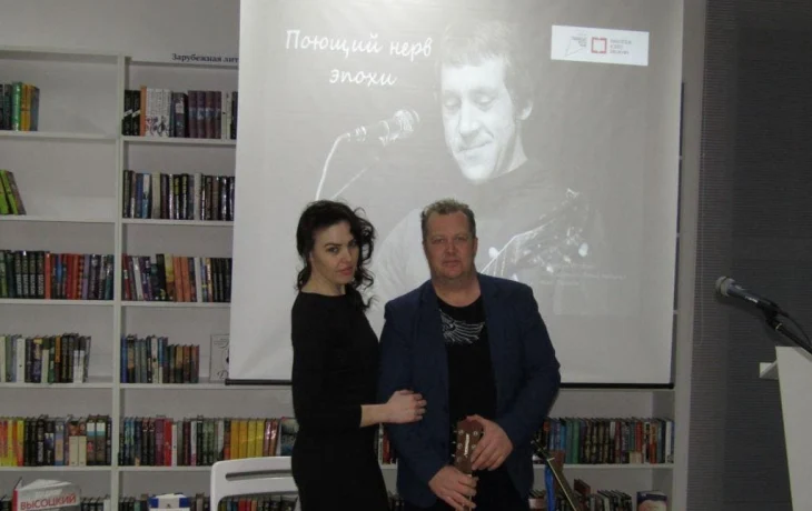 Поэт, актер, певец и музыкант. Поэт, актер, певец и музыкант.
