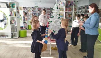 Новогодняя программа &laquo;Новый год к нам мчится!&raquo;